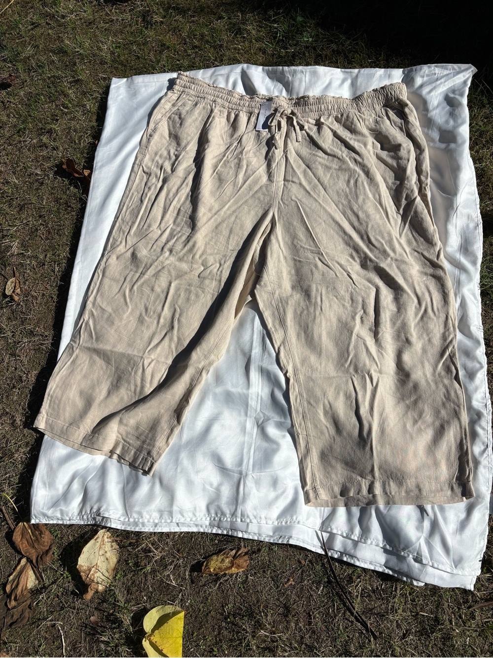 Women’s Lightweight Drawstring Capris in Beige
